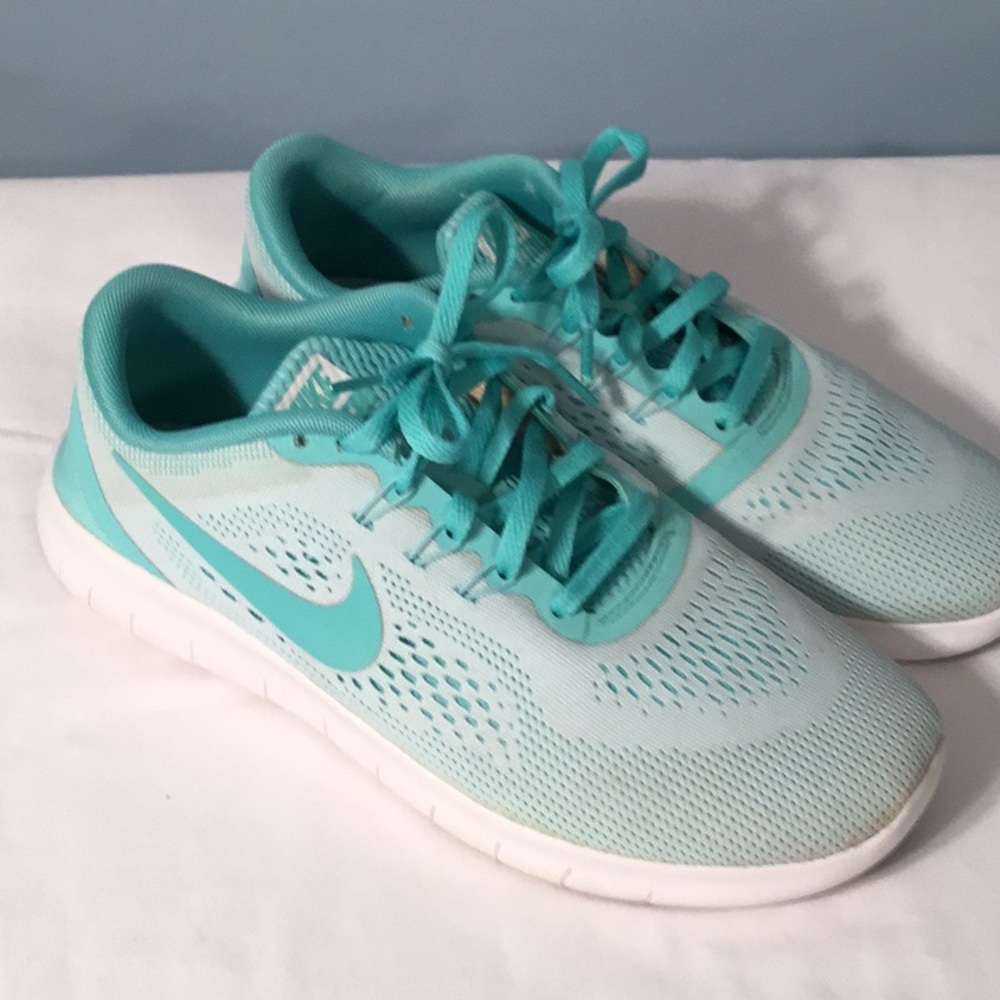 Nike Free RN - 5⭐️ Great Condition